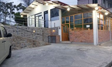 URCUQUI, VENDO CASA COLONIAL, CON LOCAL Y DOS SUITES