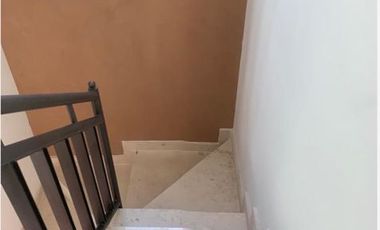 CASA EN VENTA A PIE DE CALLE CON OPCIÓN PARA ADAPTAR COMO OFICINA A UNAS CALLES DE Calzada Zavaleta PUEBLA