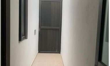 CASA EN VENTA A PIE DE CALLE CON OPCIÓN PARA ADAPTAR COMO OFICINA A UNAS CALLES DE Calzada Zavaleta PUEBLA
