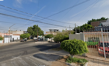 CASA DE OPORTUNIDAD EN GUADALAJARA DE REMATE BANCARIO EN OBLATOS