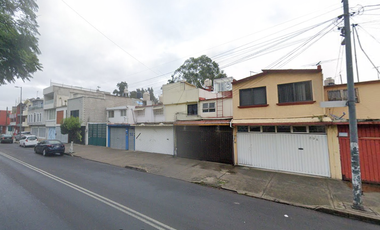 Bonita casa muy bien ubicada