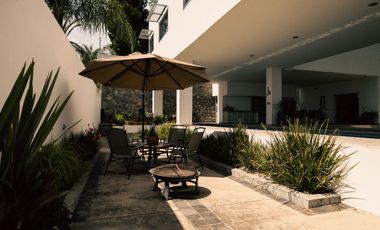 Casa en Venta, Residencia de Lujo, – El Palomar, Sección Bosques