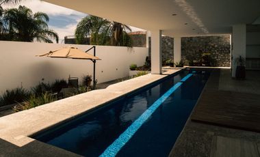 Casa en Venta, Residencia de Lujo, – El Palomar, Sección Bosques