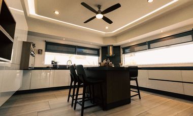 Casa en Venta, Residencia de Lujo, – El Palomar, Sección Bosques