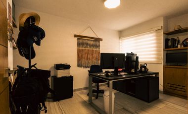 Casa en Venta, Residencia de Lujo, – El Palomar, Sección Bosques