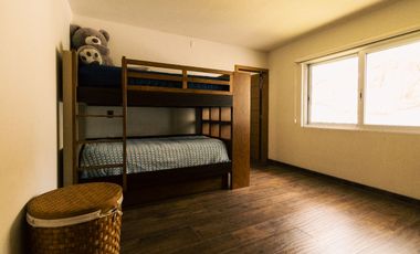 Casa en Venta, Residencia de Lujo, – El Palomar, Sección Bosques