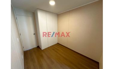 Alquiler Departamento De 03 Habitaciones De Estreno En Surco