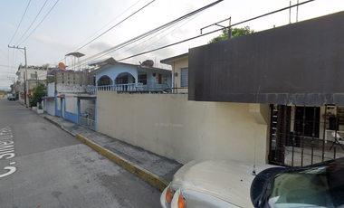 CASA EN VENTA EN LAS GRANJAS, POZA RICA-VER