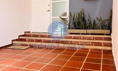 SE ARRIENDA CASA AMOBLADA EN LAGOS DEL CACIQUE