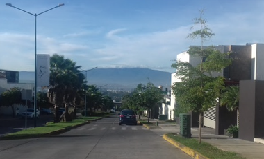 VENDO CASA EN FRACC. PEDREGAL DEL BOSQUE ZIMANTLA, TLAQUEPAQUE CERCA AEROPUERTO GUADALAJARA