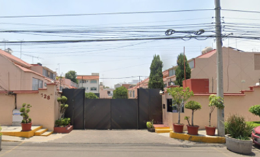 Casa Remate Cercano A Alameda del Sur En Calzada De Las Bombas