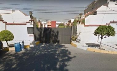 Casa Remate Cercano A Alameda del Sur En Calzada De Las Bombas