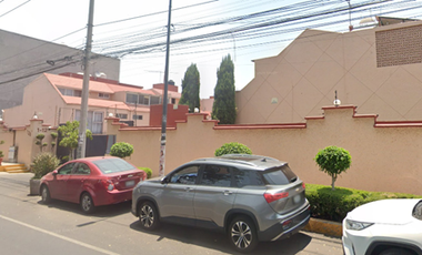 Casa Remate Cercano A Alameda del Sur En Calzada De Las Bombas