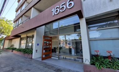 Venta de Lindo Depto. de 2 dormitorios 2 baños. Metro Ñuble.
