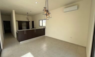 CASA CON 3 RECÁMARAS Y PISCINA EN ZENSIA RESIDENCIAL, CONKAL, MÉRIDA.
