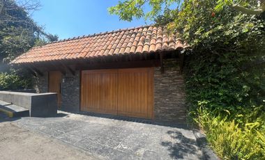 Casa en Renta de Lujo en Lomas del Valle con Alberca, Zapopan