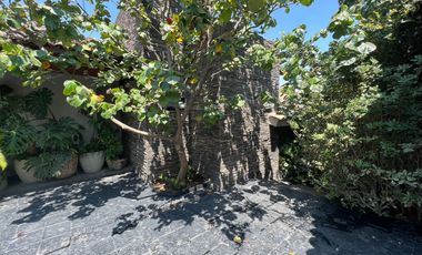 Casa en Renta de Lujo en Lomas del Valle con Alberca, Zapopan