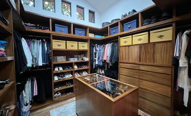 Casa en Renta de Lujo en Lomas del Valle con Alberca, Zapopan