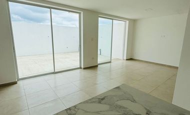 Venta de casa de 3 habitaciones en urbanización privada, Sur de Manta.