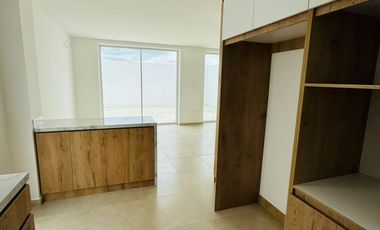 Venta de casa de 3 habitaciones en urbanización privada, Sur de Manta.