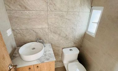 Venta de casa de 3 habitaciones en urbanización privada, Sur de Manta.