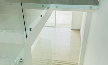Venta de casa de 3 habitaciones en urbanización privada, Sur de Manta.