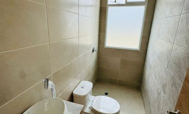 Venta de casa de 3 habitaciones en urbanización privada, Sur de Manta.