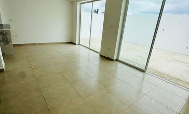 Venta de casa de 3 habitaciones en urbanización privada, Sur de Manta.
