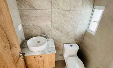 Venta de casa de 3 habitaciones en urbanización privada, Sur de Manta.