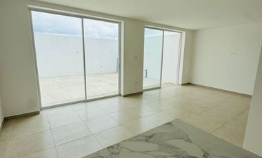 Venta de casa de 3 habitaciones en urbanización privada, Sur de Manta.