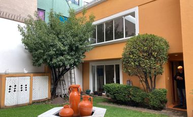 Casa en Venta en San José Insurgentes (Casa con Uso de Suelo)