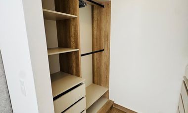 Venta de departamento amoblado de 3 habitaciones en urbanización Porto Manta.