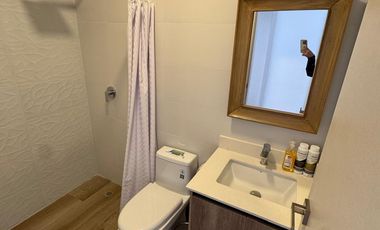Venta de departamento amoblado de 3 habitaciones en urbanización Porto Manta.