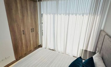 Venta de departamento amoblado de 3 habitaciones en urbanización Porto Manta.