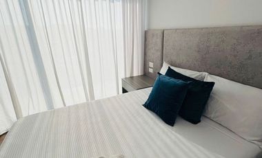 Venta de departamento amoblado de 3 habitaciones en urbanización Porto Manta.