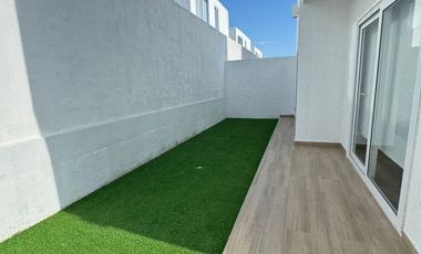 En venta Casa nueva amoblada en urbanización de Ruta Del Spondyllus en Manta.