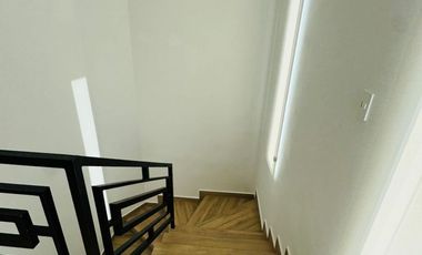 En venta Casa nueva amoblada en urbanización de Ruta Del Spondyllus en Manta.
