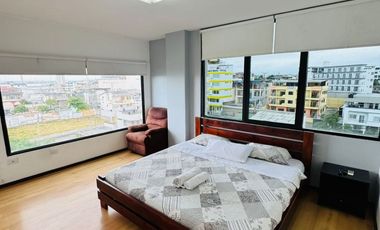 Venta de departamento de 2 habitaciones amoblado frente a Playa El Murciélago en Manta.