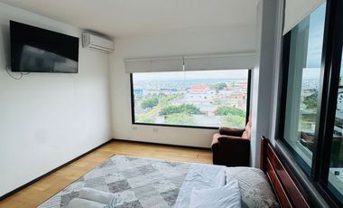 Venta de departamento de 2 habitaciones amoblado frente a Playa El Murciélago en Manta.