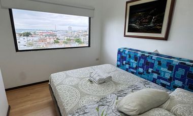 Venta de departamento de 2 habitaciones amoblado frente a Playa El Murciélago en Manta.
