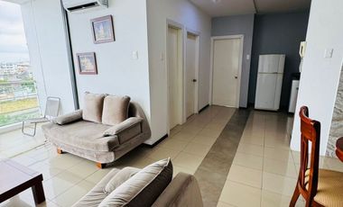 Venta de departamento de 2 habitaciones amoblado frente a Playa El Murciélago en Manta.