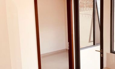 Rumah Cantik Baru Siap Huni di Kebon Kopi Kota Cimahi