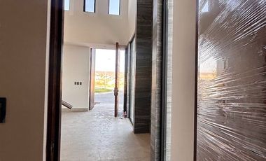 RENTA DE CASA NUEVA EN LOMAS DEL MOLINO 5 CASA NUEVA