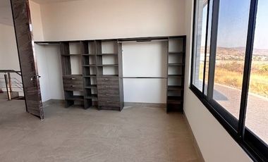 RENTA DE CASA NUEVA EN LOMAS DEL MOLINO 5 CASA NUEVA