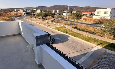 RENTA DE CASA NUEVA EN LOMAS DEL MOLINO 5 CASA NUEVA