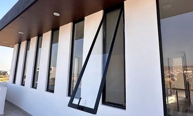 RENTA DE CASA NUEVA EN LOMAS DEL MOLINO 5 CASA NUEVA