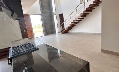 RENTA DE CASA NUEVA EN LOMAS DEL MOLINO 5 CASA NUEVA
