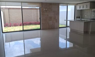 CASA EN RENTA LOMAS DE ANGELOPOLIS