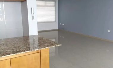 HERMOSA CASA EN RENTA ZONA AZUL LOMAS DE ANGELOPOLIS