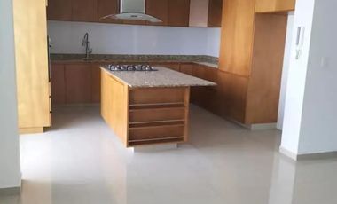 HERMOSA CASA EN RENTA ZONA AZUL LOMAS DE ANGELOPOLIS